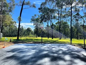 Lovedale Abode 13 bedrooms with heated pool & Acres - Image 4