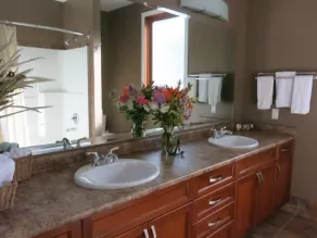 Courtenay Walk-On Oceanfront Cottage (A) at Udina Bay Vancouver Island - Image 2