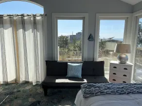 Renovated w/hot tub great sunset view, 5 minute walk to beach - Image 2