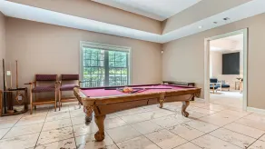 ATLANTA SUBURBES DE LUXE * 6300 sq ft + ACRES ** SPECIALS * - Image 2