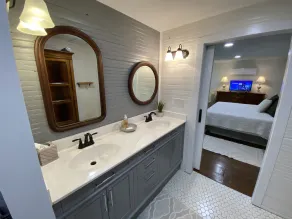 Whiffletree Farmhouse just 2 mins off I-26 & 8 mins from downtown Spartanburg! - Image 4