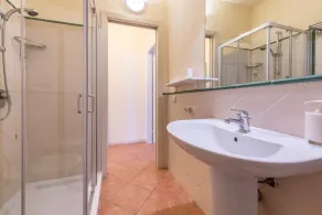 Apartamento 'Villa Antica Torre Ariosto' con piscina compartida, Wi-Fi y aire acondicionado - Image 4