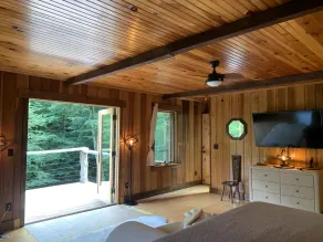 Cabin By The Falls - Image 5