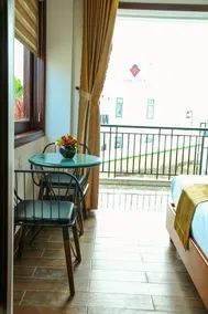 5 minutes walking to the town center! Great rooms with balcony - Image 3