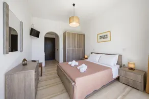 Studio Apartment 'Alexandra Studio 3' with Private Balcony & Wi-Fi - Image 5