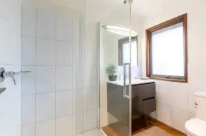 Fun Filled Renovated 80's Gem, 400m to Beach! - Image 5