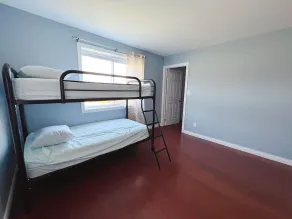 2 Bedroom with free parking-upto 10 parking space - Image 5