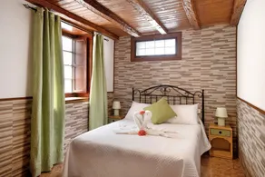 Holiday Home \"Casa Los Diablitos\" – Family-Friendly with Mountain Views, Terrace & Wi-Fi - Image 3