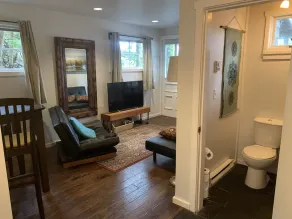 Oceanside Cottage in the Trees - stunningly private, yet so central! - Image 2