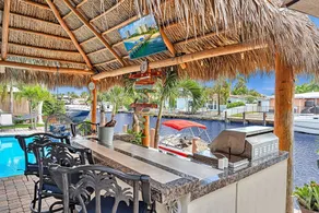 2 miles from the beach! Heated pool/Hot tub/free kayaks & so much more  - Image 5