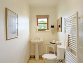 The Cottage at Hale Hill Farm -  a cottage that sleeps 5 guests  in 2 bedrooms - Image 5