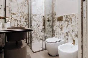 Plaza View Luxury Apartment, Alba - Image 3