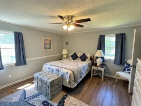 Sea Ridge-Pet Friendly-Fenced Yard/Firepit-Screened Porch,NO LINENS PROVIDED - Image 5
