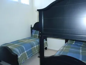 6 bedroom accommodation in Beach Haven Gardens - Image 3