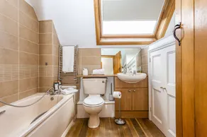Converted Stable Barn sleeping 6 people in 3 bedrooms. - Image 3