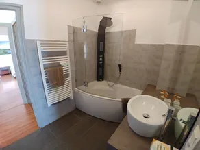 Appartamento 120 m² con vista e accesso diretto sul mare - Image 4