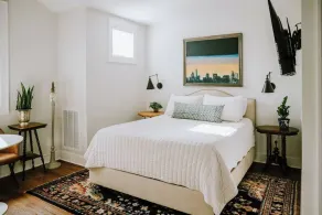 *Boutique Woodview Walk Up Apartment* - Image 5