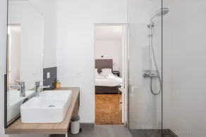 Superb one-bedroom apartment with terrace, fenced garden and shared pool - Image 2