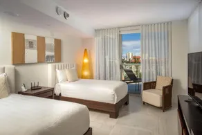 Penthouse 4 Bedroom | Water Views | Roof Top Pool! - Image 3