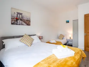 Great new apartment walking distance to beach - Image 5