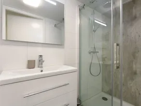 Nice apartment in villa for 4 people with WIFI, TV and patio - Image 2