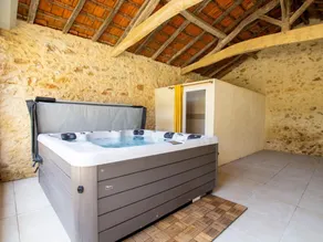 House with shared jacuzzi and garden, near Dordogne - Image 2