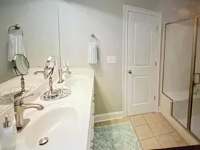 Beautiful house by the beach! Check it out! - Image 4