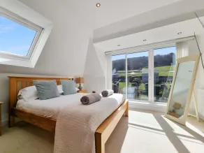 4 POINT VIEW-Award Winning 3 Bed Apartment with parking /Croyde Bay - 5 min walk - Image 4
