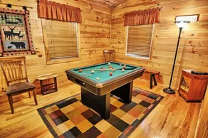 Buckin 'Crazy-Romantic Cabin w / HOT TUB, Wi-Fi, Pejs, Bumper Pool, AC & VISNINGER !! - Image 3