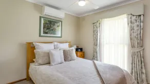 Poolside Getaway Dromana - Image 4