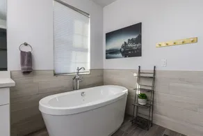 Luxury Ski House, Hot Tub, Fire pit, Basketball Court,  Excellent Beds & Linens. - Image 4