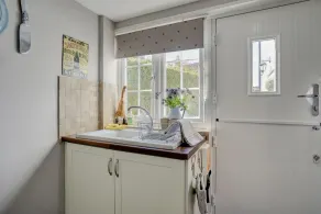 April Cottage by Winterton Cottages - Image 2