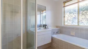 Waterside Retreat - Image 4