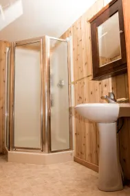 Peach of a private beach! Waterfront cliff cottage near Bayfield - Image 2