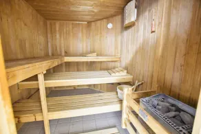 Appartamento con piscina, sauna e cabina di calore - Image 2