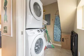 Geräumiges Studio-Apartment, wenige Minuten von der Innenstadt entfernt, privater Parkplatz - Image 2