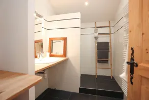 FERME BRESSANE sleeps 12 in the countryside, 5 bedrooms, 4 bathrooms - Image 4