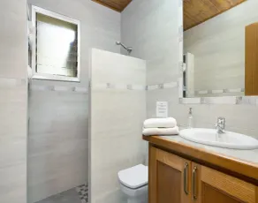 Quiet residential villa in Vidreres - Image 2