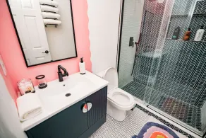 UNIQUE AND COLORFUL ~ CHEFS KITCHEN ~ HOT TUB - Image 5