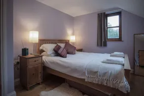 Llais Afon - 3 Bedroom Holiday Home - Fishguard - Image 3