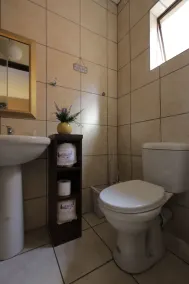Ledumo Guest lodge - Image 4