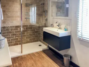 2 bedroom accommodation in Tenterden - Image 4