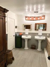 BIRDHOUSE COTTAGE - King Bed: Cozy cottage with Lake Views & Access - Image 2