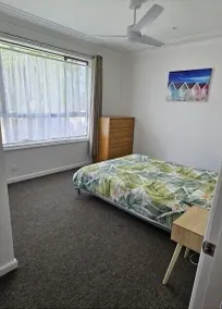 Comfortable air conditioned, pet friendly holiday home with large open... - Image 4