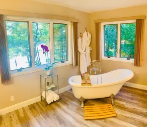 Lake Retreat with spa & private beach! 😎🏝 - Image 5