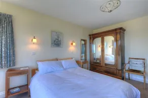 WESTDALE EDGE, family friendly, with a garden in Seaton, Devon - Image 4