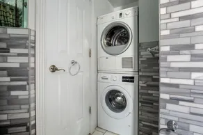 Classic Nolita 1BR w/ W/D, close to SoHo, by Blueground - Image 2