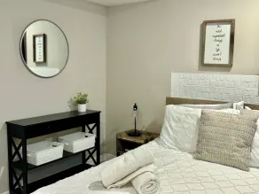 Charming 2 Bedroom Apt. Close to Valparaiso University Short-Term Stays - Image 5