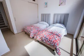 Charming Huge PH with Private Rooftop and Jacuzzi - Image 5