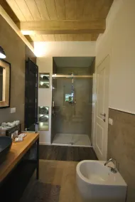 Newly built villa with swimming pool, just 5 minutes from the center of Viterbo. - Image 4